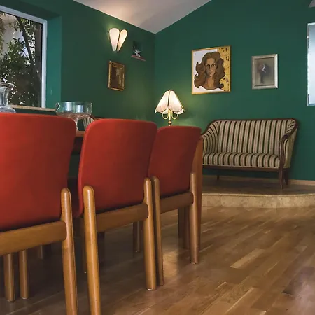 Apartment Luxury Jasmin-two Bedroom With Hot Tub Split