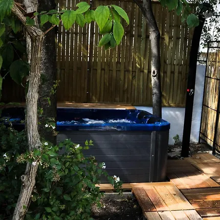 Apartment Luxury Jasmin-two Bedroom With Hot Tub